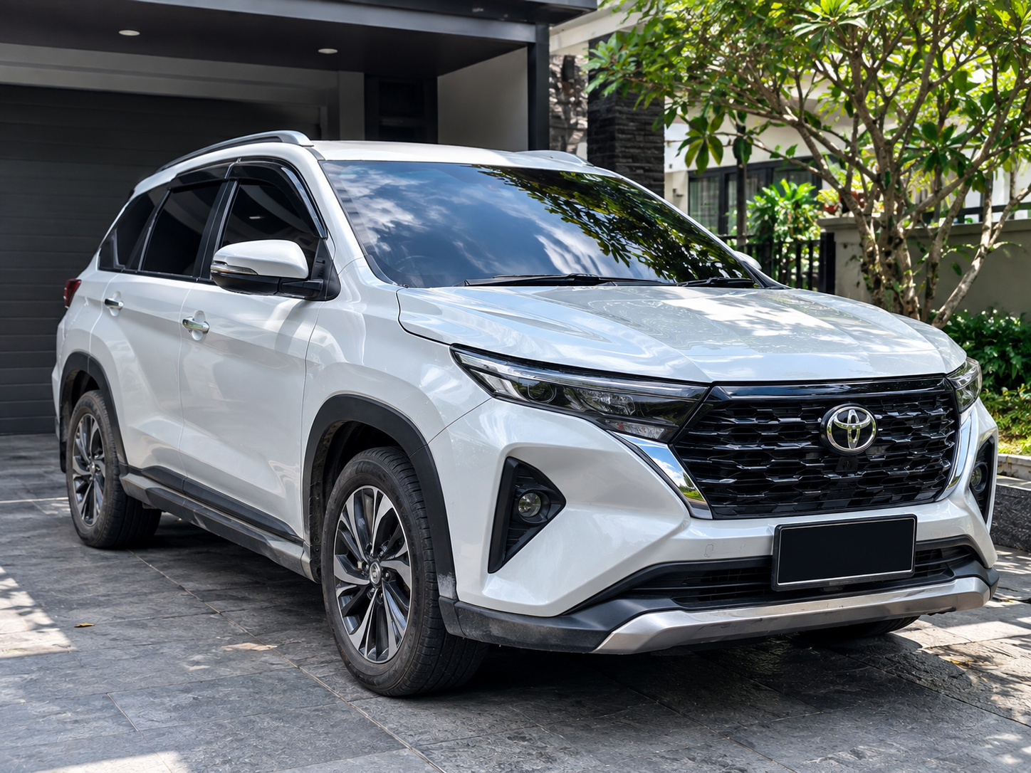 Mobil hasil nano ceramic coating tetap glossy setelah beberapa bulan pemakaian